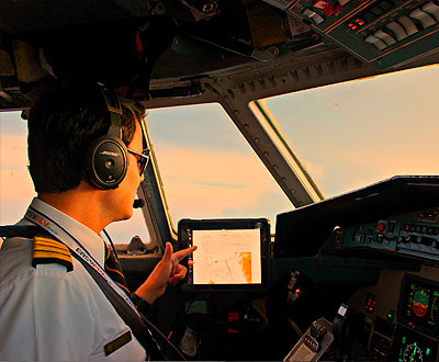 Easyfly pionera en implementación de iPads en cabinas de vuelo
