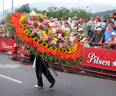 Viva la feria de las flores en Santa Elena